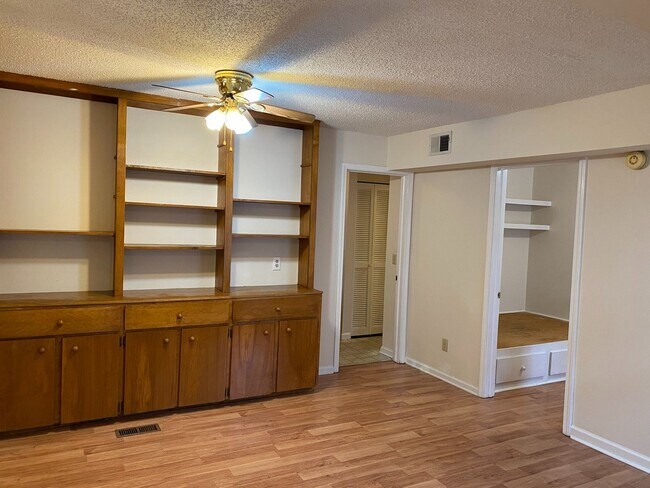 Building Photo - Barnwell Colony