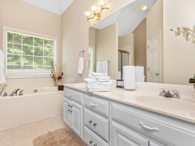 Building Photo - 7616 Shannon Oak Dr