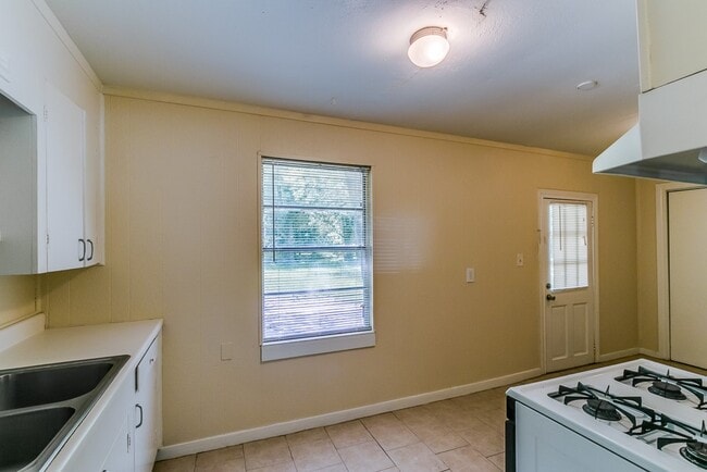 Building Photo - 505 S 4th St