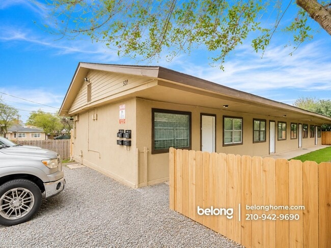 Building Photo - 522 Altitude Dr