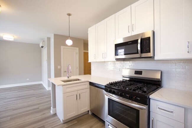 Building Photo - 3934 N Janssen Ave