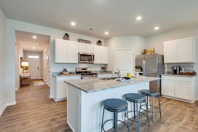 Building Photo - Brand New Construction - 4 bedroom 2 full ...