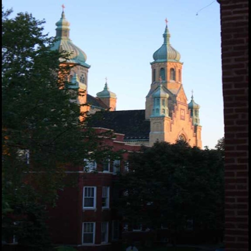 Foto principal - 906 N Oakley Blvd