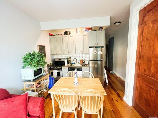 Foto del edificio - 1338 Myrtle Ave