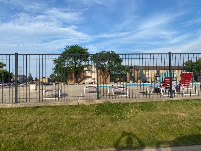 Foto del edificio - 8880 Golf Rd