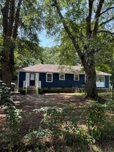 Building Photo - 605 Betty St