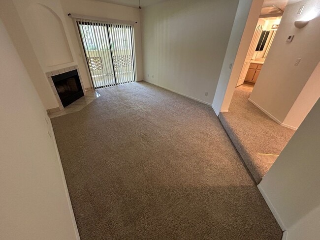 Building Photo - EXCELLANT ONE BEDROOM AND ONE BATHOOM SPRI...