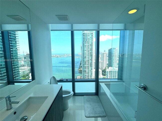 Foto del edificio - 3131 NE 7th Ave