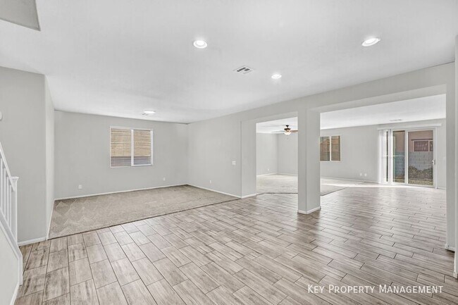 Foto del edificio - 9351 Blazing Canyon Ave