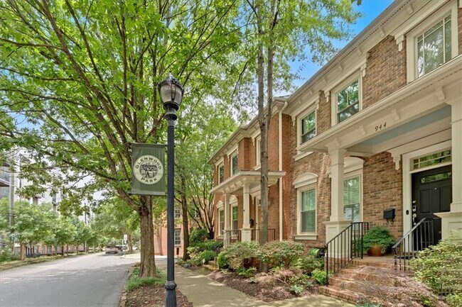 Foto del edificio - 942 Glenwood Ave SE