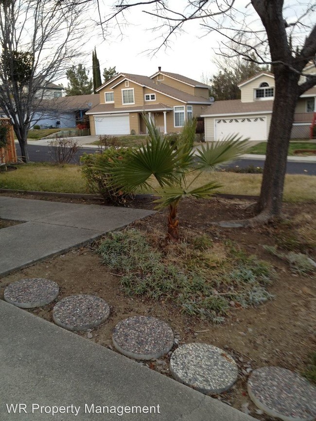 Building Photo - 5100 Pawnee Dr