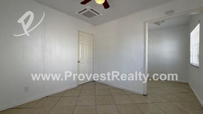 Foto del edificio - 15990 Yucca St