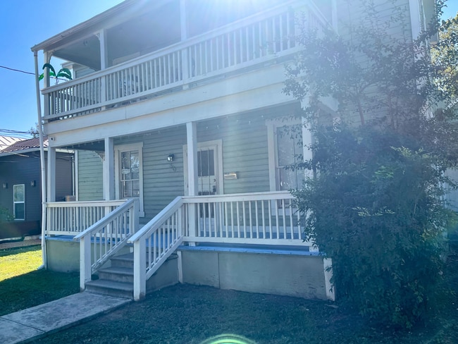 Photo - 812-816 Hays St Apartment