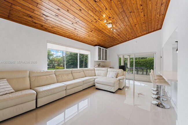 Foto del edificio - 9780 SW 19th St