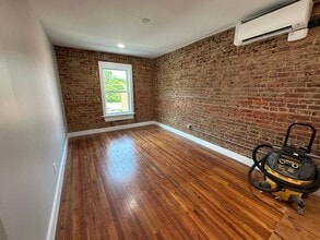 Building Photo - 145 Wagner St