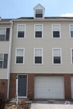 Building Photo - 2858 Woodmont Dr