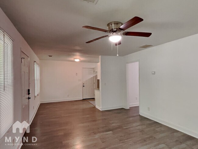 Foto del edificio - 433 W Lake Ave NW