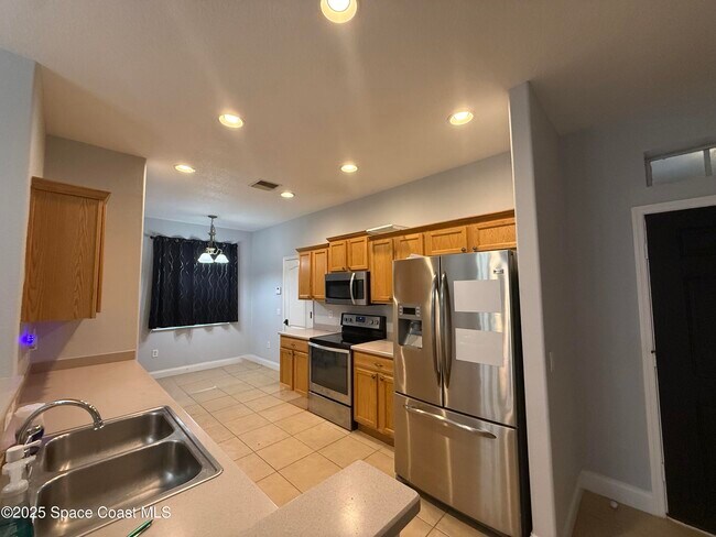 Foto del edificio - 441 Waterside Cir