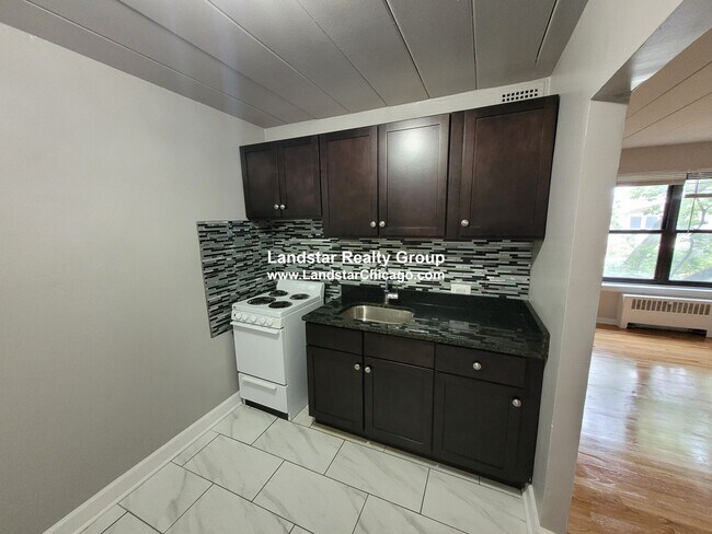 Foto del edificio - 1359 W Touhy Ave