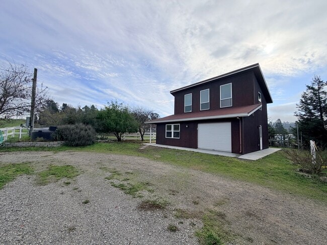 Foto del edificio - Charming Countryside 1BD/1BA + Bonus Room in Petaluma