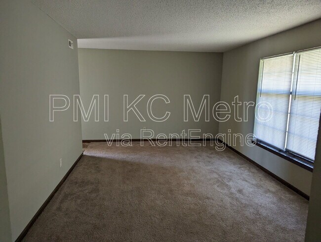 Foto del edificio - 1012 NE Lindsay Ave