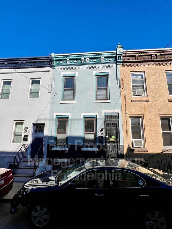 Building Photo - 2215 Greenwich St