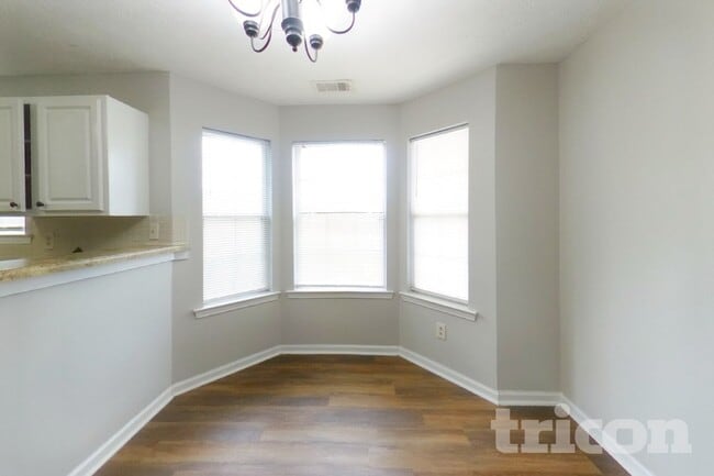 Building Photo - 705 Claven Ct