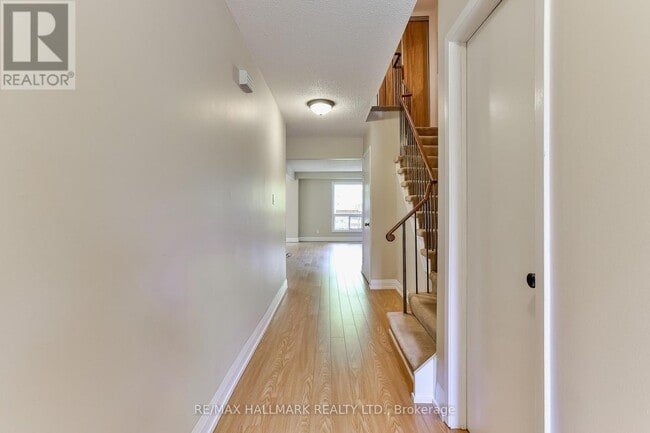 Building Photo - 5 Michael Dr