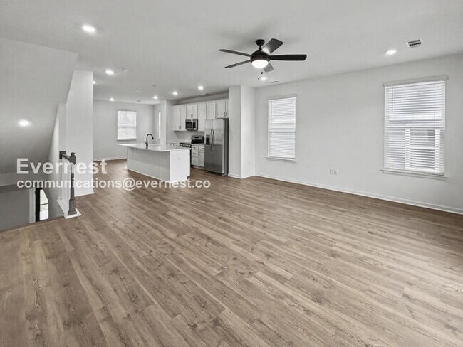 Foto del edificio - 456 Blair Rd