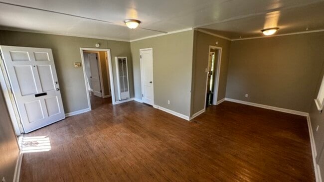 Building Photo - 2311 Imogene St