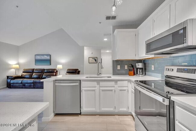 Foto del edificio - 7701 Timberlin Park Blvd