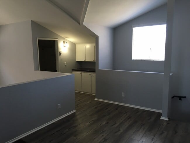 Building Photo - 5328 Riverton Ave