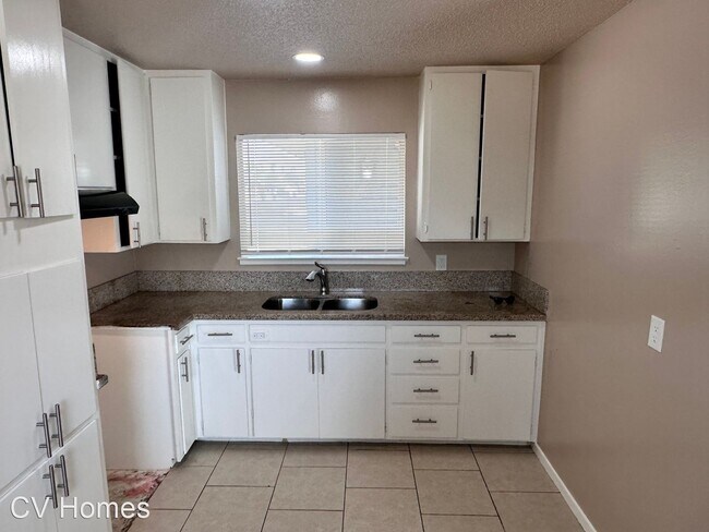 Building Photo - 3 br, 2 bath House - 1385 Davis St.
