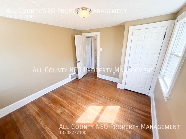 Foto del edificio - 321 Grace Ave