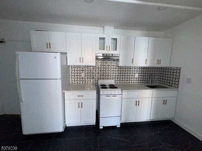 Photo - 275 Main St Apartment