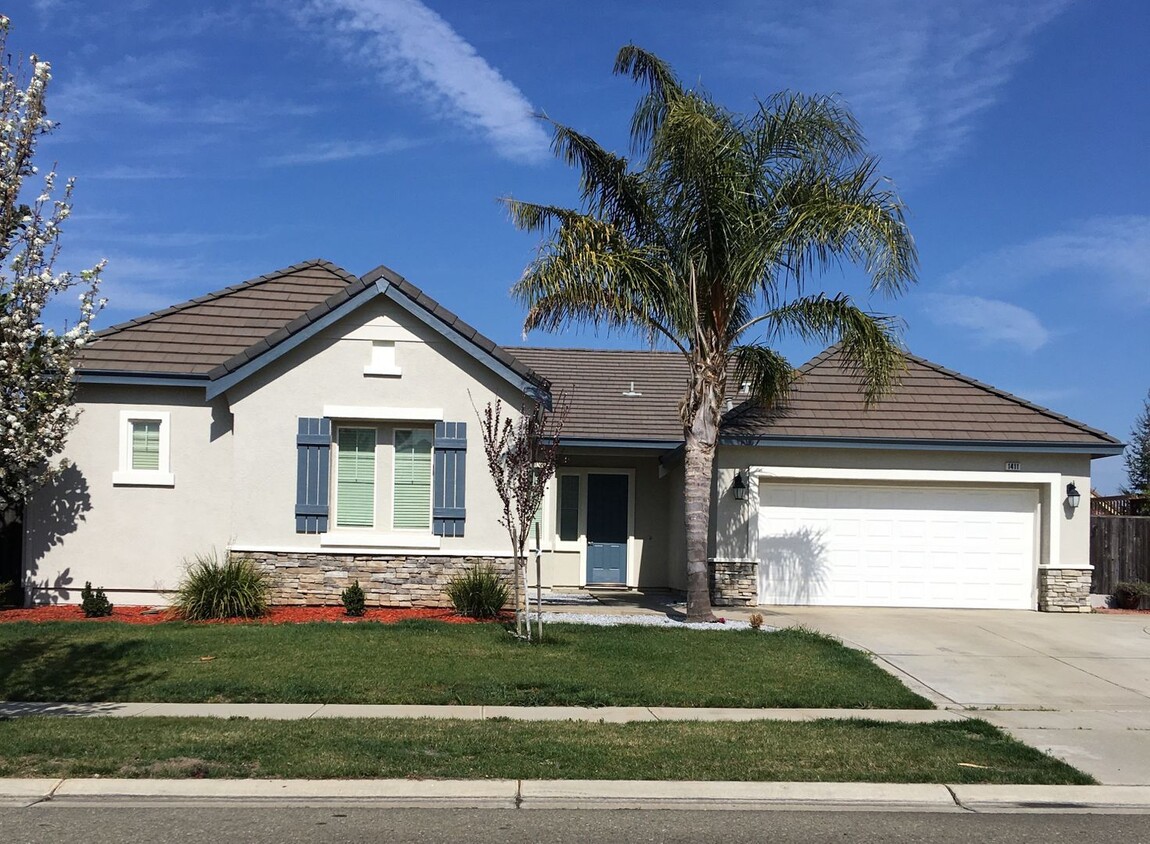 Foto principal - 4 Bedroom Home in Plumas Lake AVAILABLE NOW!!