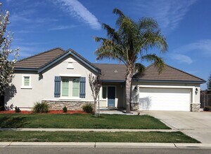 Building Photo - 1411 Snowy Egret St