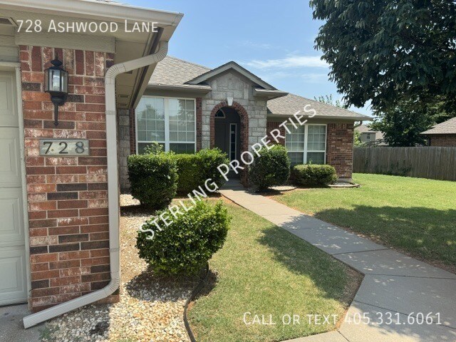 Foto del edificio - 728 Ashwood Ln