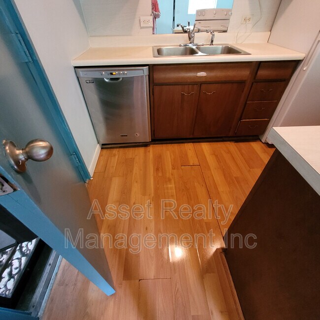 Foto del edificio - 119 Parsons Rd