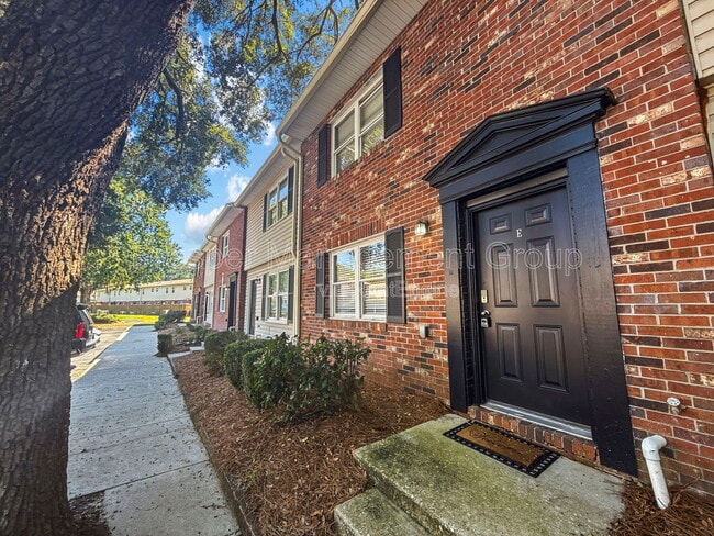 Photo - 415 Parkdale Dr Townhome