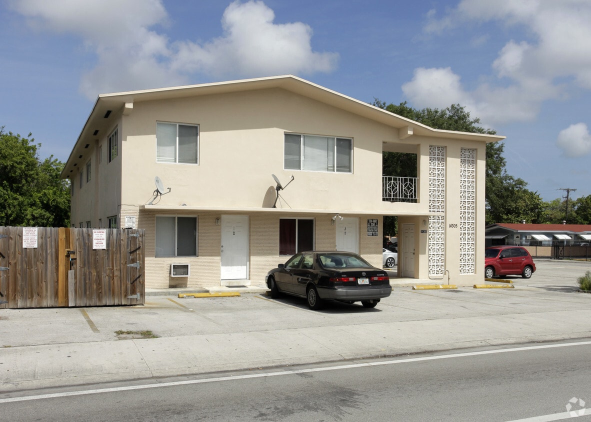 Building Photo - 14305 NE 6th Ave