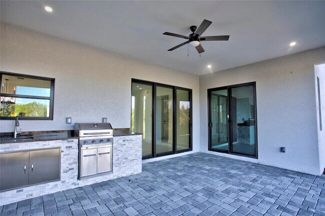 Foto del edificio - 9574 Salt Lake St