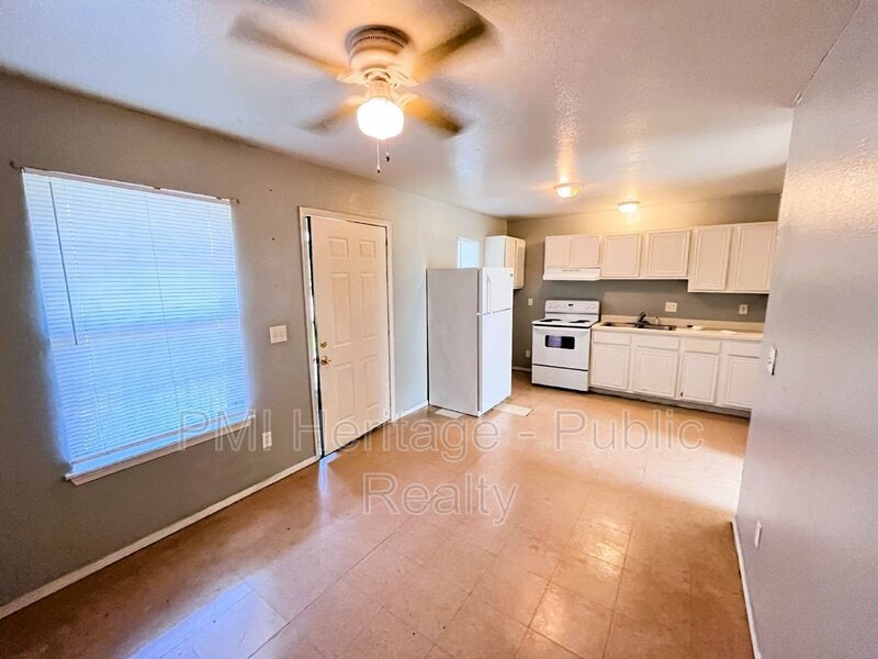 813 E Huntsville Ave Unit Apt 201, Springdale, AR 72764 Condo for