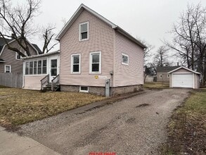 Building Photo - 509 3rd St
