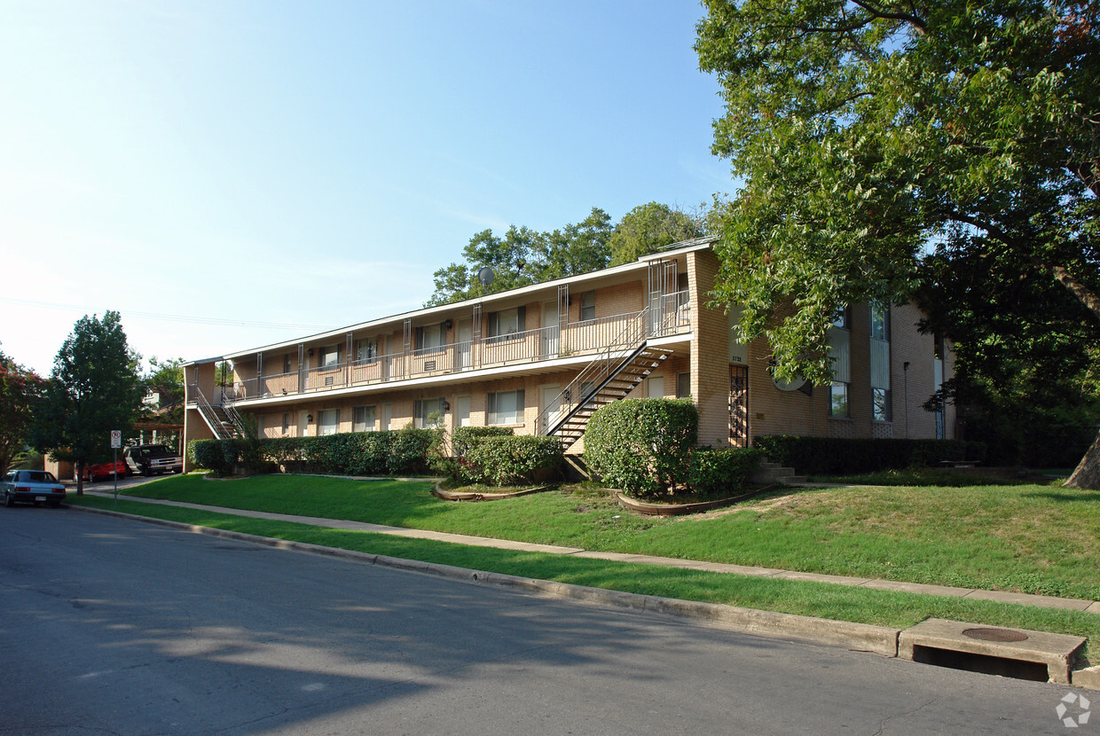 Foto principal - Lakewood Apartments