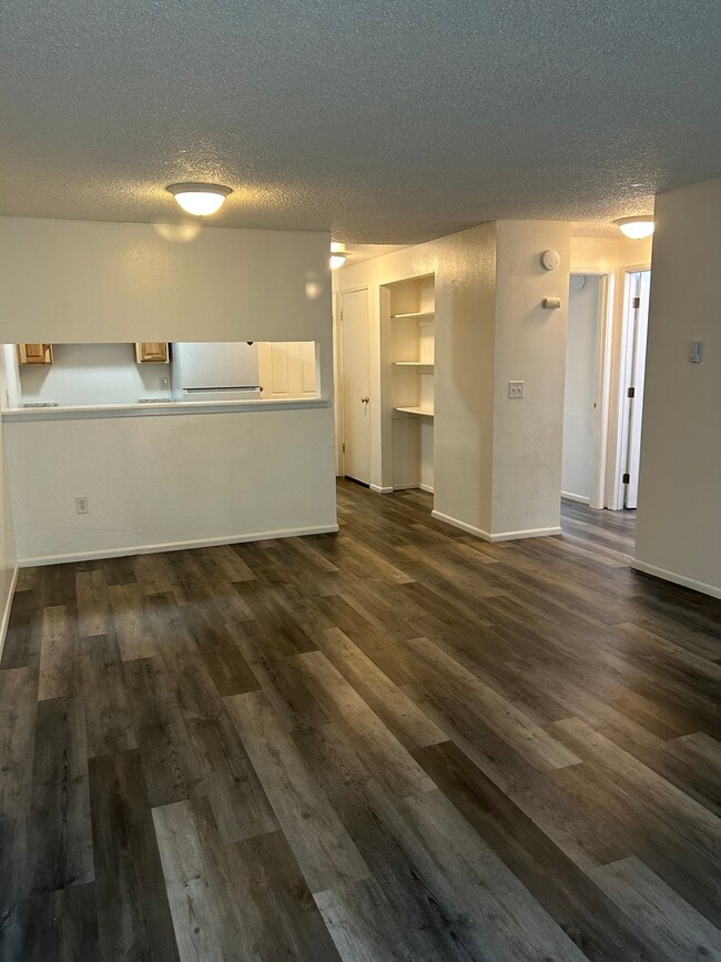 Foto del edificio - 3023 N Hogan St