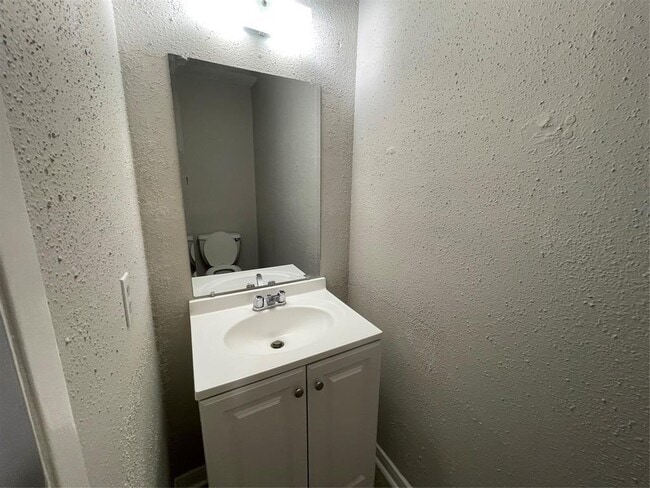 Building Photo - 8323 Wilcrest Dr