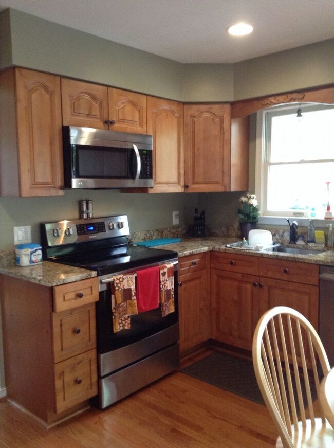 Building Photo - Charming Colonial Style Home near Quantico