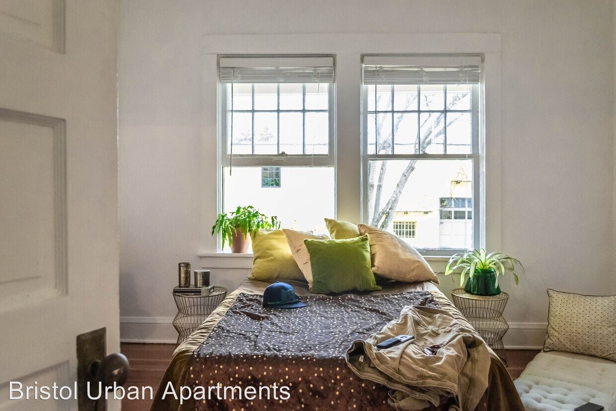 Foto principal - 2129 SE 10th Ave
