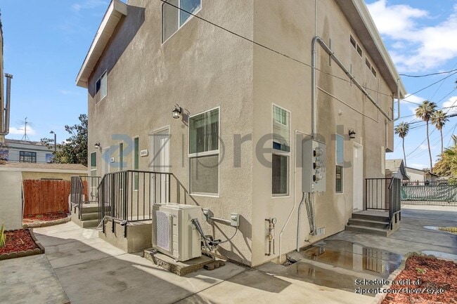 Building Photo - Unit 1/2